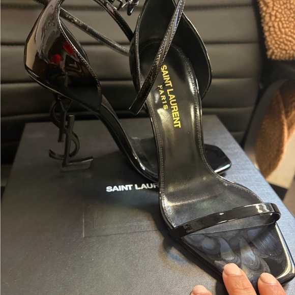Saint Laurent Glossy Black Heels - Picture 6 of 7